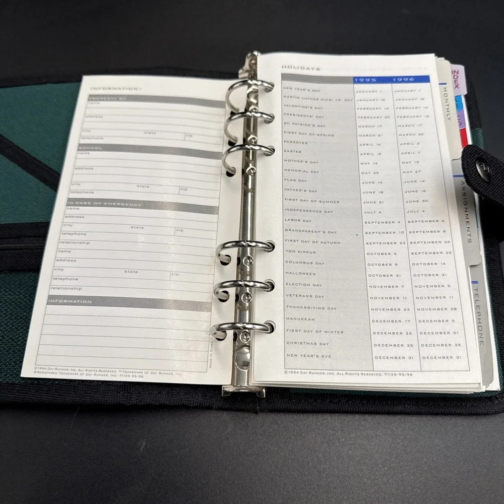Vintage‎ Day Runner Organizer Planner 411 ~ 6 Ring Snap Closure 7.5x 5.25
